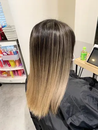 セミロング レイヤー×縮毛矯正 深見 拓のヘアスタイル