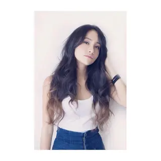 セミロング ロング カラー パーマ アオガミ （前髪顔周りカット）のヘアスタイル