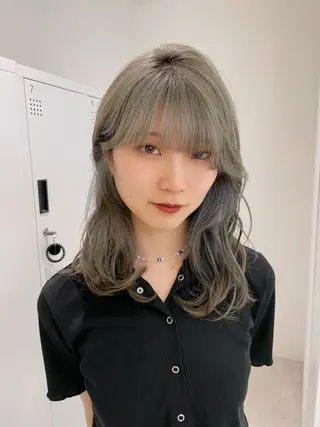 ミディアム 似合わせカットが 得意な美容師のヘアスタイル