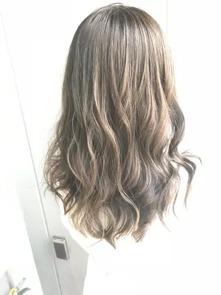 ロング カラー 佐藤 ナルトのヘアスタイル