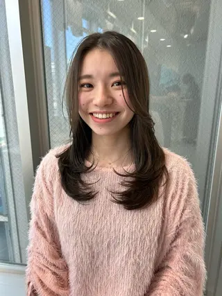 ロング 作山 葵のヘアスタイル
