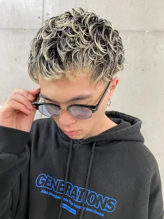 パーマ メンズ Kvell&Co.所属・ハイトーン カラーのヘアスタイル