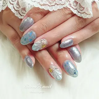 ネイル 高木 彩香のネイルデザイン