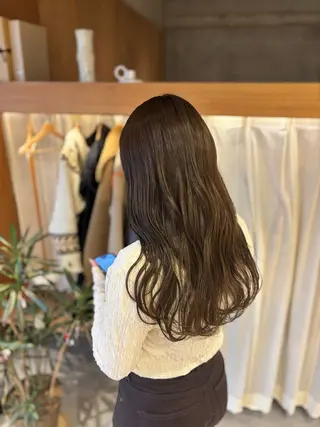 ロング 土屋 愛海のヘアスタイル