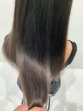 ロング カラー TAKUMI .のヘアスタイル