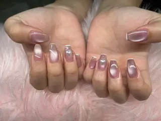 ネイル 安永 彩香のネイルデザイン