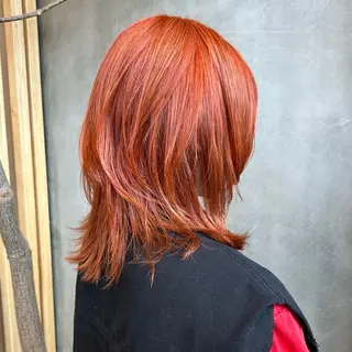 ミディアム カラー écouter所属・ショート/ウルフ ハイトーン/カイセイのヘアスタイル