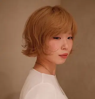 ショート 🩶‪ブリーチ無W カラー/Yuzuのヘアスタイル