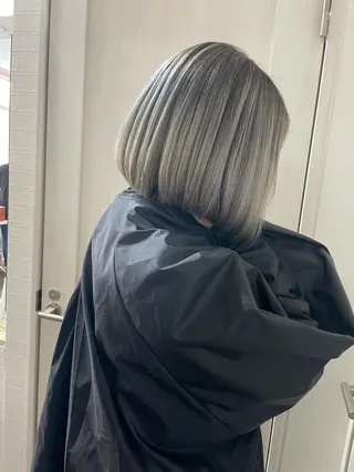 ショート カラー ヒカ/外国人風 デザインカラーのヘアスタイル