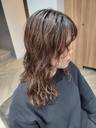 ロング 安永 結菜のヘアスタイル
