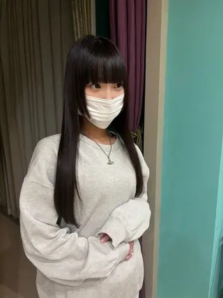 ロング イシザワ ユミのヘアスタイル