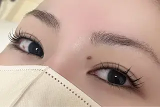 マツエク・マツパ 💞ふんわり束感まつ 毛&美眉🩰ミク💞のマツエク・マツパデザイン