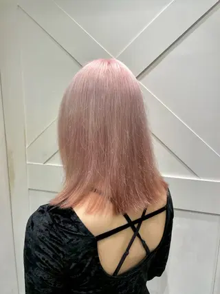 セミロング ヘアメ☯️派手髪 ☯️ルカのヘアスタイル