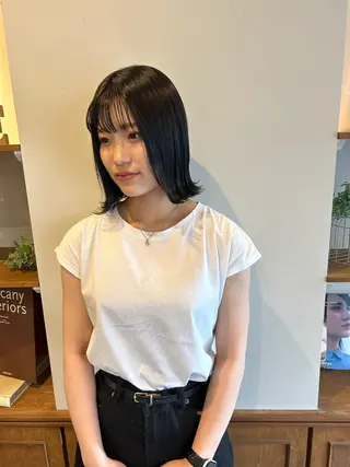 カラー AGREE Momokaのヘアスタイル