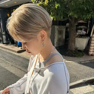 ショート カラー ヘアアレンジ ボブハイトーン🦖 デザインMAMIのヘアスタイル