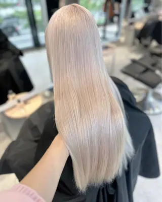 ロング カラー pele 梅田所属・PELEハイトーン shinobuのヘアスタイル