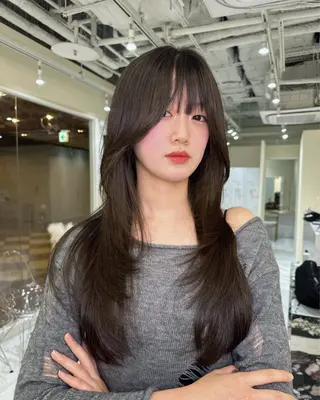 ロング カラー ヘアアレンジ 🤍layer🤍 リナのヘアスタイル