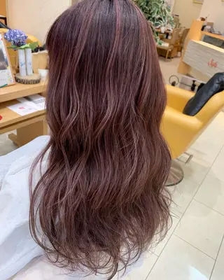 ロング カラー K. SUZUKAのヘアスタイル