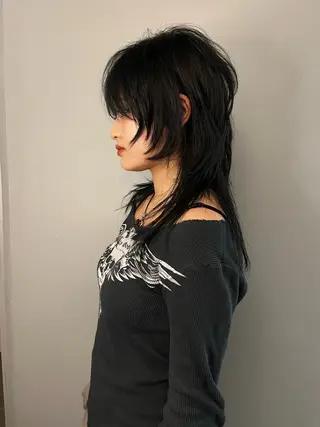 ミディアム カラー Haco＋所属・ウルフ/レイヤー Miinaのヘアスタイル