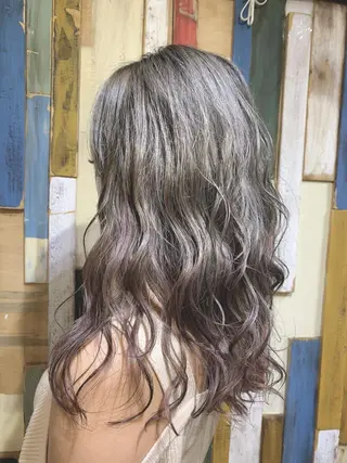 カラー 嶋村夏実🌼レイヤー 🌸白髪ぼかしのヘアスタイル