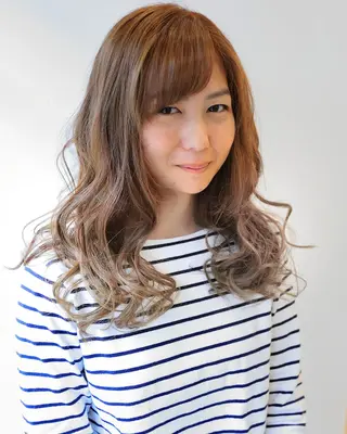 ミディアム カラー ⬇格安クーポン掲載⬇ 🌈PERS🌈のヘアスタイル