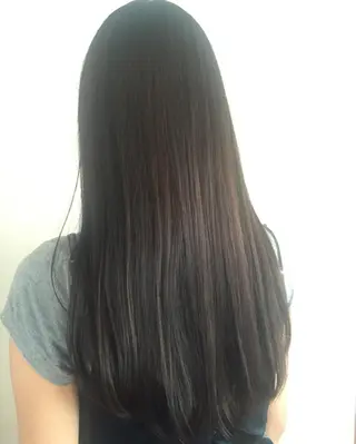 セミロング ロング カラー conne& ririのヘアスタイル