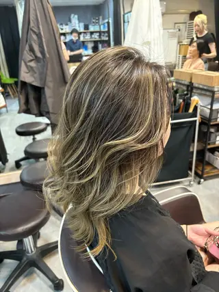 カラー 🩶rise THREE(A)🩶のヘアスタイル