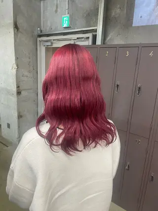 ミディアム 鈴木瑛里／ブロンド ベージュ／男女のヘアスタイル