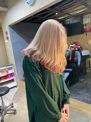 セミロング カラー SUONO所属・ブリーチムラ修正 /ハイトーン/青砥大のヘアスタイル