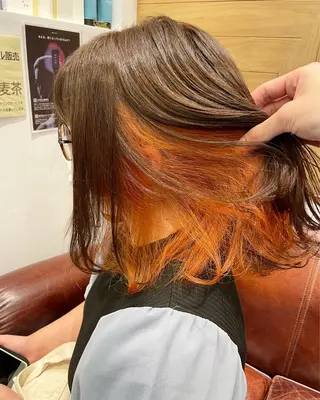 セミロング カラー 細沼 葵のヘアスタイル