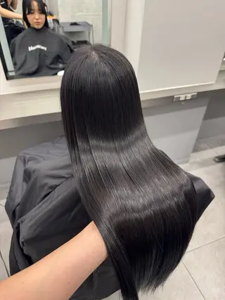 ロング 𝗬𝟮𝗞レイヤー 韓⛓️ハイトーンのヘアスタイル