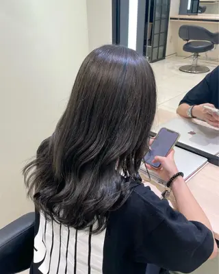 ロング 秋山 智香のヘアスタイル