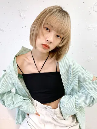 ショート カラー raika .のヘアスタイル