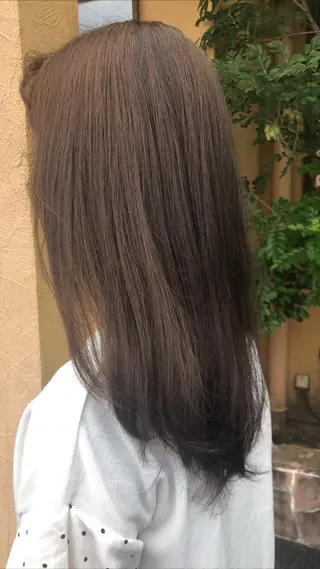 セミロング カラー 川元 汐音のヘアスタイル