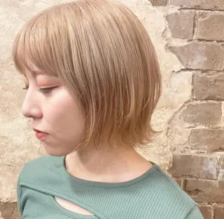 ショート カラー ブリーチ、パーマ 西部笑のヘアスタイル