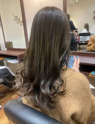 ロング MOLLASALON 浅香山店所属・ツジ モモカのヘアスタイル