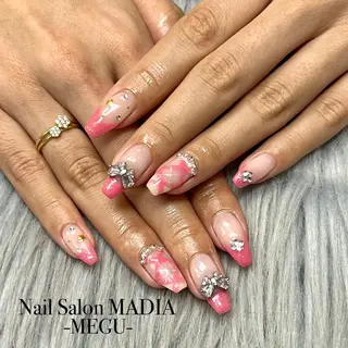 ネイル MADIA藤沢所属・MADIA MEGUのネイルデザイン