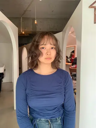 ミディアム mirai/ブリーチ ダブルカラーのヘアスタイル