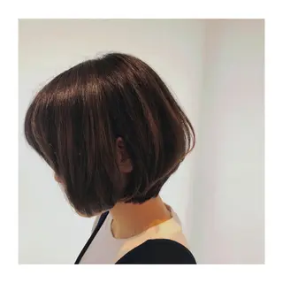 ミディアム 30代からの大人 ショートのヘアスタイル