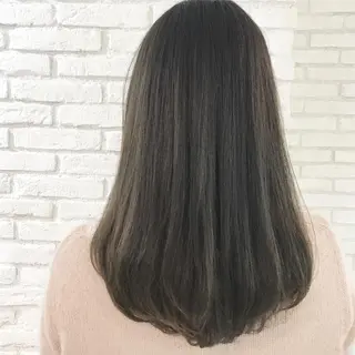 セミロング カラー 伊 杏のヘアスタイル