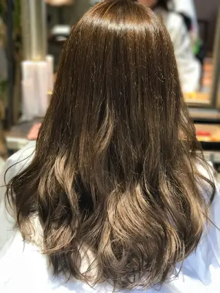 ロング カラー 小林 美央のヘアスタイル