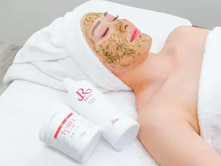 MLABO 新宿御苑のエステ・リラクイメージ