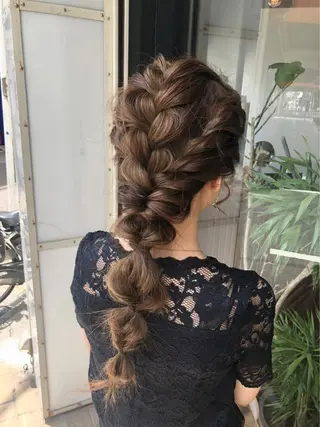 ロング ヘアアレンジ おくだ　りお /ハイトーンカラーのヘアスタイル