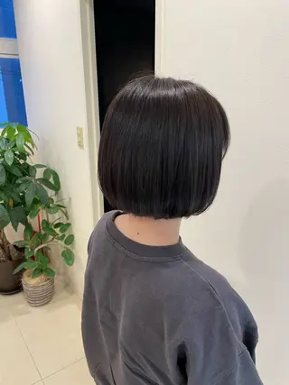 ショート カラー 伊藤 綾のヘアスタイル