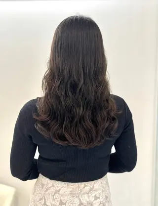 ロング パーマ コテ巻き風パーマ/ キミシマカイトのヘアスタイル