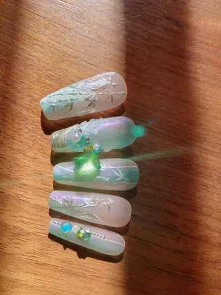 ネイル ホウ エンのネイルデザイン