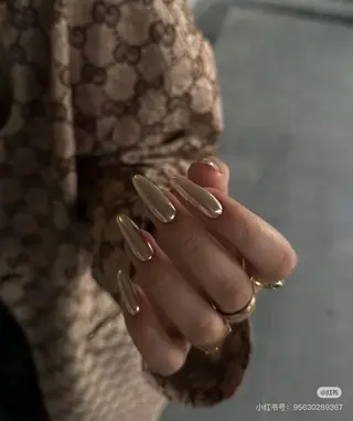 ネイル 高木 維麗絲のネイルデザイン