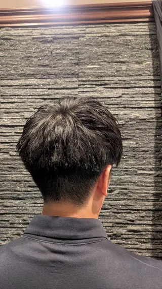 ミディアム 髙司 哲伸のヘアスタイル