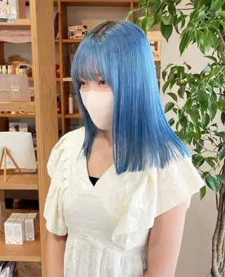 セミロング まるおか あやかのヘアスタイル