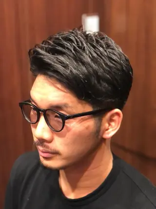 ショート ヒロ銀座 上口雄大のヘアスタイル